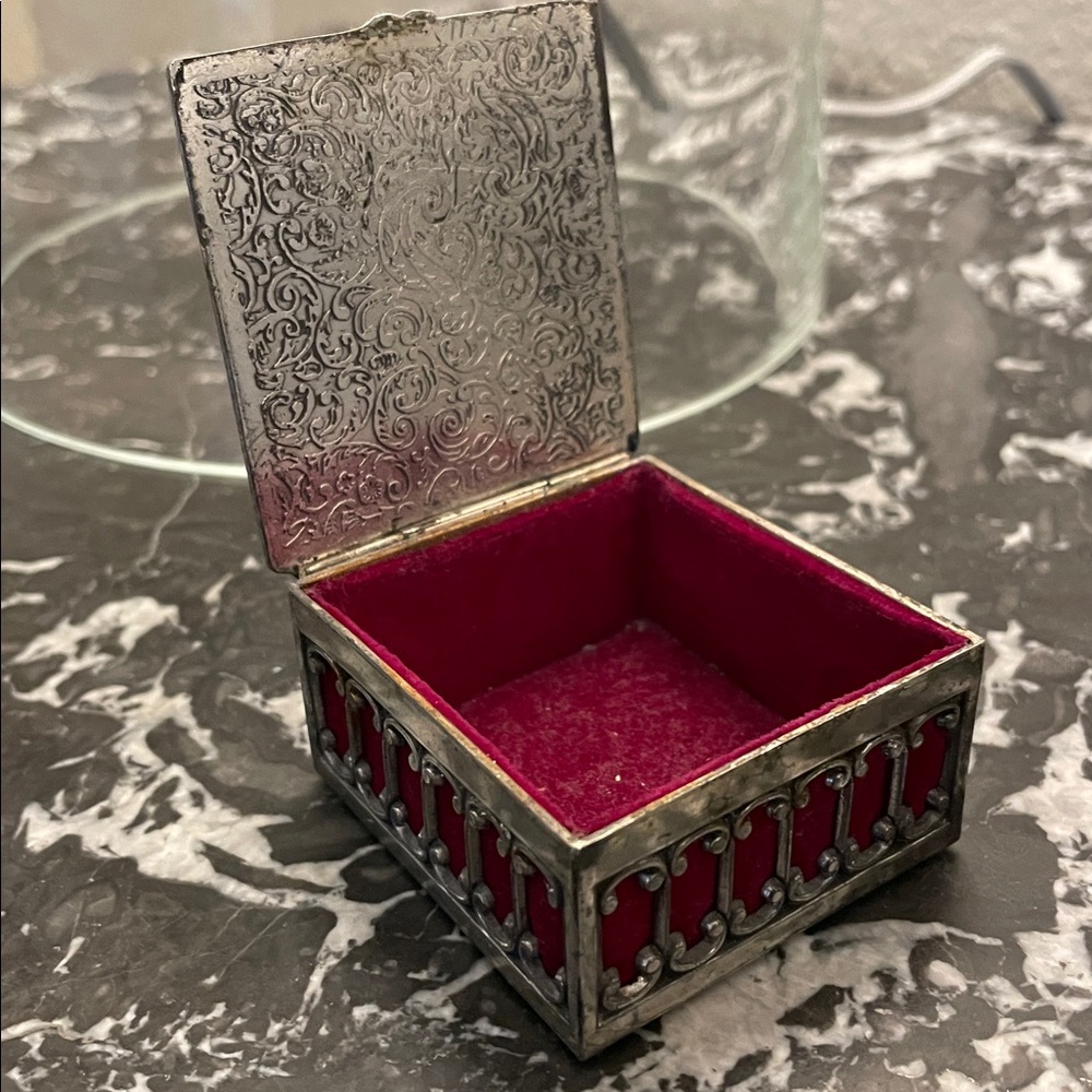 Vintage Style Decorative Jewelry Box with Portrait